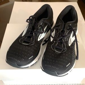 Brooks. New. Ghost 13 sneakers
